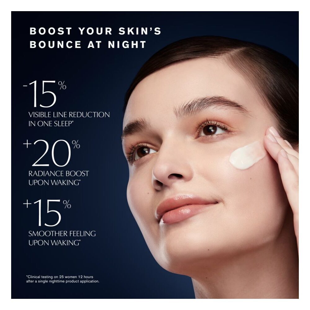  نحوه استفاده از کرم شب Revitalizing Supreme+ استی لادر روی صورت 